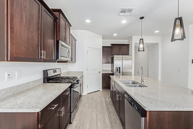 Building Photo - 14058 E Red Pine Pl