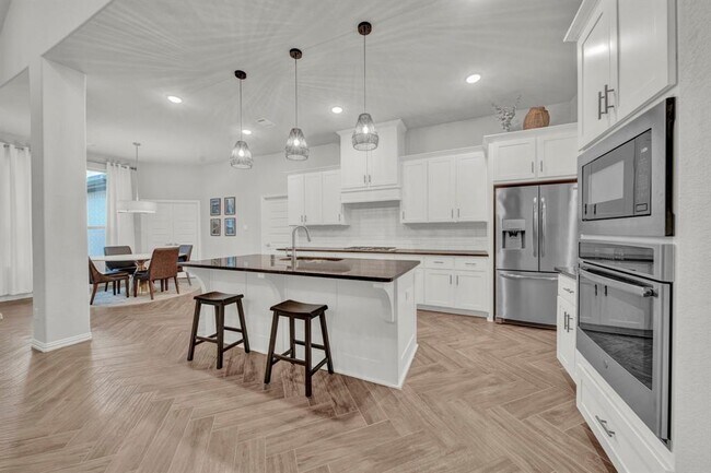 Building Photo - 23619 Greenwood Springs Pl