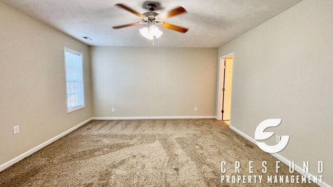 Building Photo - 3 Bed, 2.5 Bath Townhome - READY FOR YOU T...