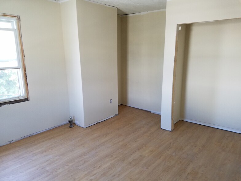 Building Photo - 1116 S Main St