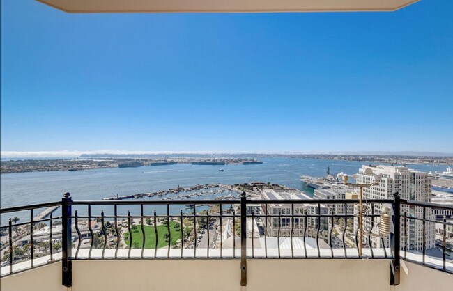 Building Photo - 700 W Harbor Dr