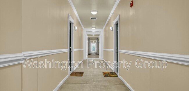 Building Photo - 4854 Eisenhower Ave