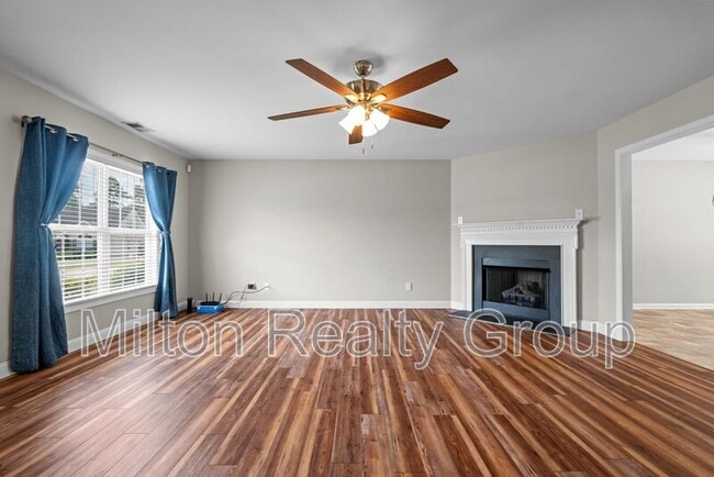 Building Photo - 11 Sawtooth Oak Cir