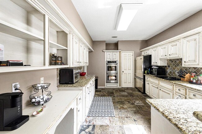 Building Photo - 1627 Rambling Stone Dr