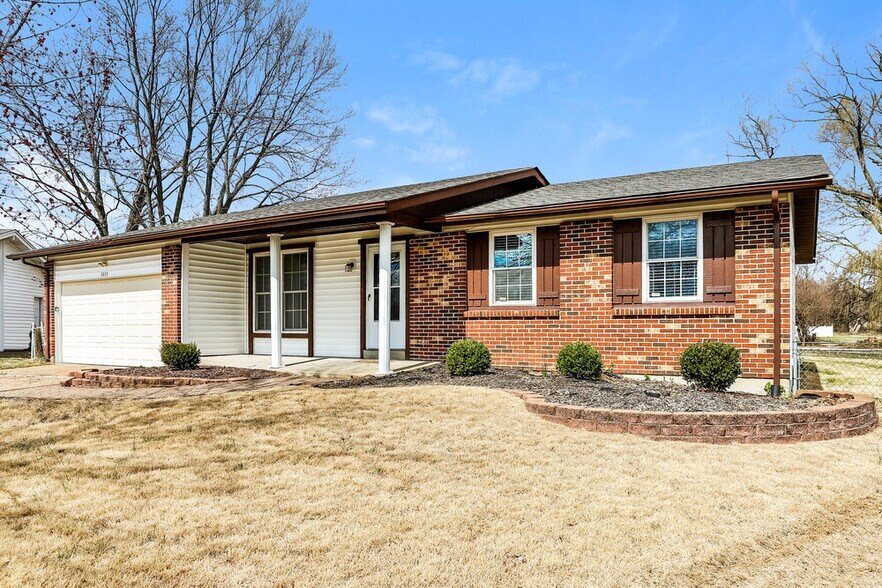 Building Photo - 3035 Oriental Dr