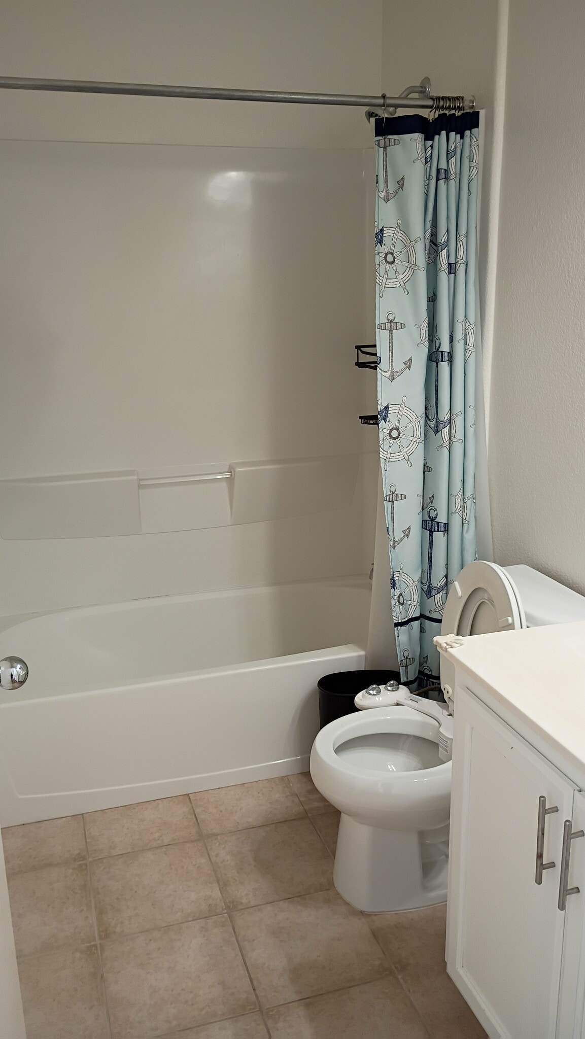 Second floor bathroom - 1722 Snell Pl
