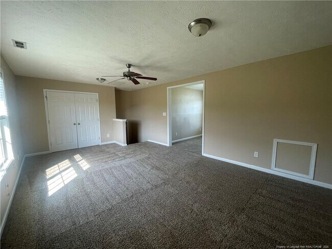 Building Photo - 6617 Valley Falls Rd