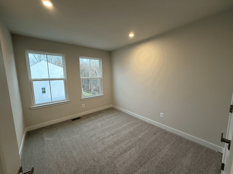 Building Photo - 1836 Bergerac Ct