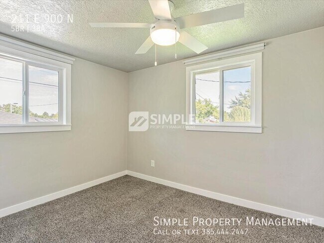Building Photo - 211 900 N