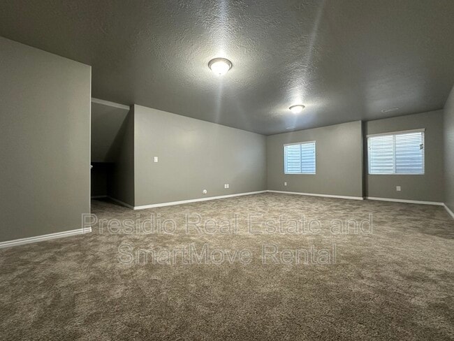Building Photo - 10684 Wild Rice Dr