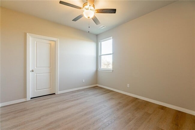 Building Photo - 1408 SW Casuarina Dr