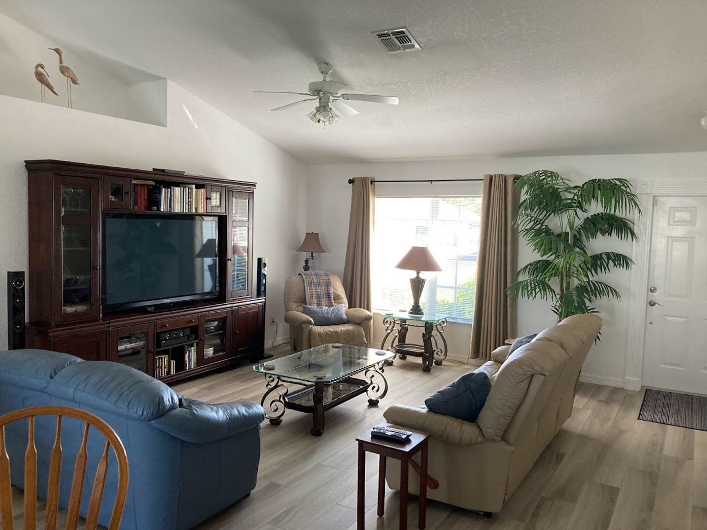 Building Photo - Short term FULLY FURNISHED vacation rental ,3/2 Pool Home on canal