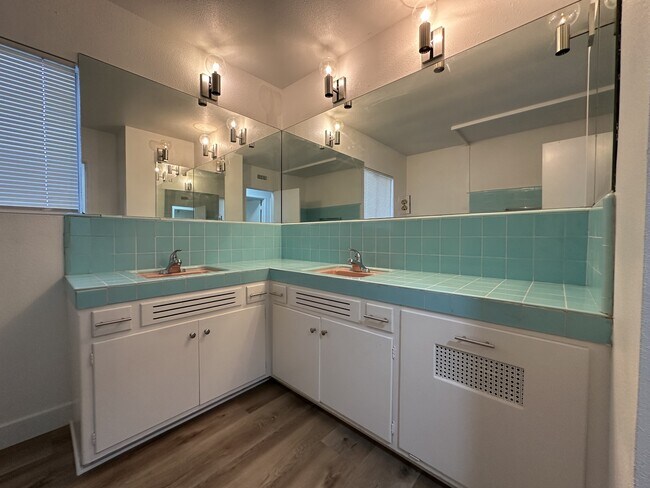 Building Photo - 13051 Baker Ave