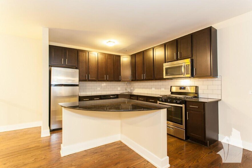 Building Photo - 5058 N Winchester Ave