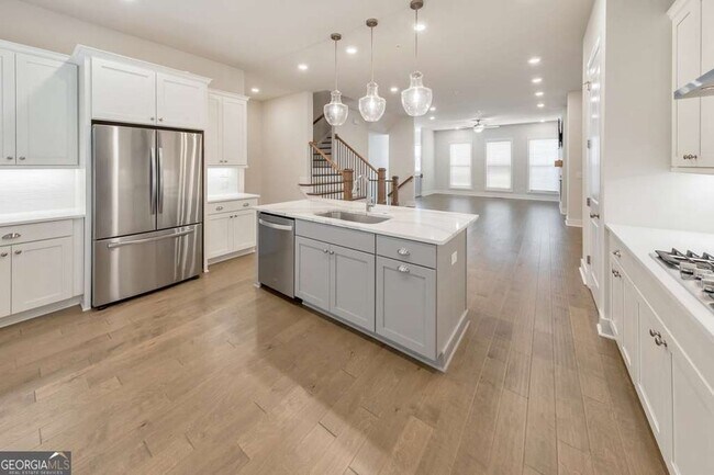 Building Photo - 413 Bishop Ln