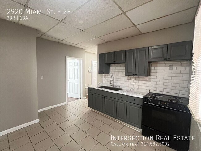 Building Photo - 2920 Miami St