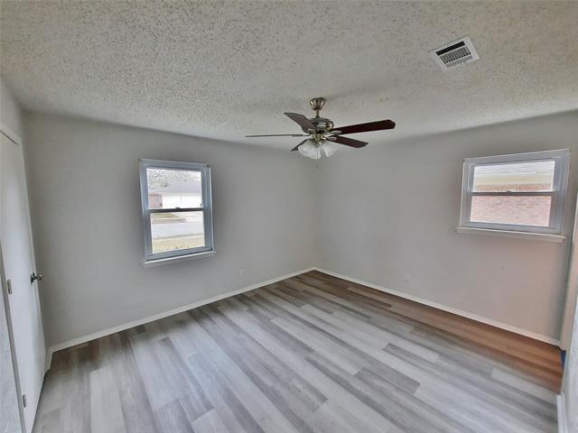 Building Photo - 313 NW Suzanne Terrace