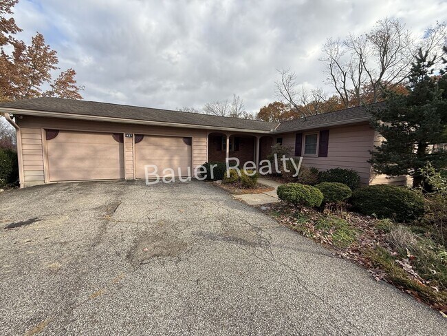 Building Photo - Beautiful County Setting