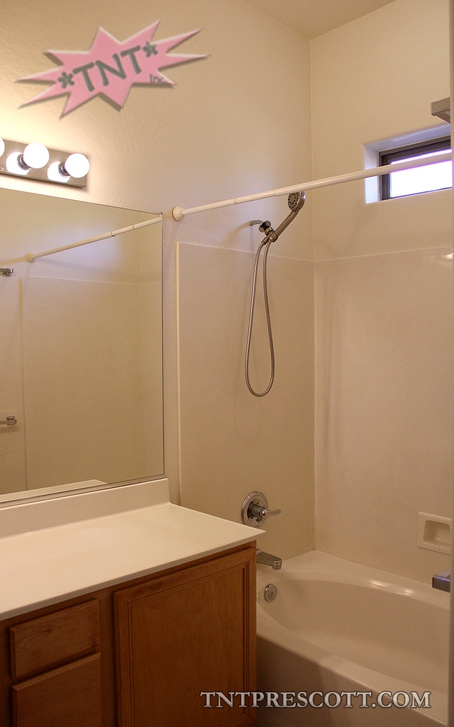 Building Photo - Home in Granville HOA ~ Winter Special!! ~ COMP HOLD