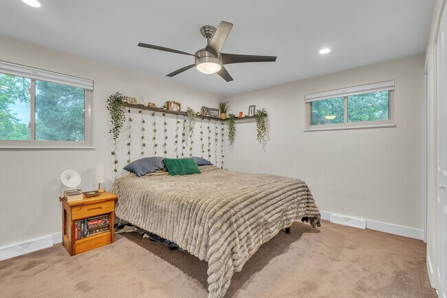 Building Photo - 4 Bedroom Home with Finished Basement, Chef’s Kitchen & Large Yard in Hampden Heights
