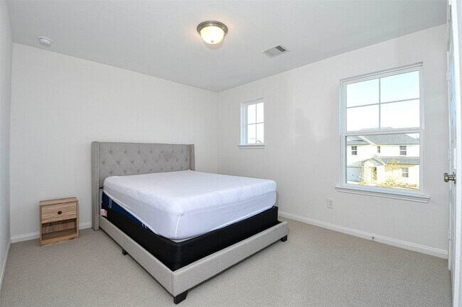 Building Photo - 17703 Rosette Grass Dr