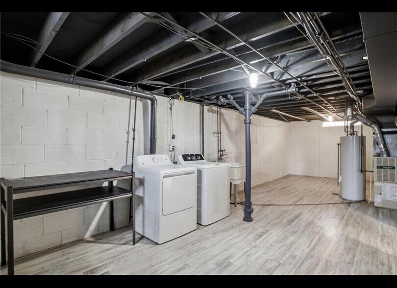 Building Photo - 4628 Johnson St NE
