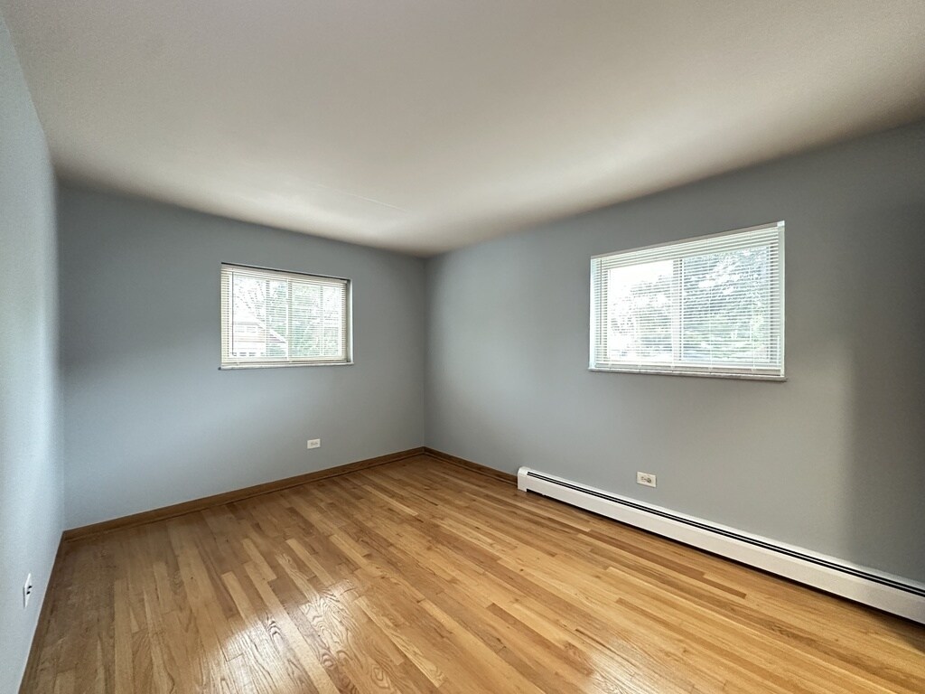 Building Photo - 1639 Oakwood Ave