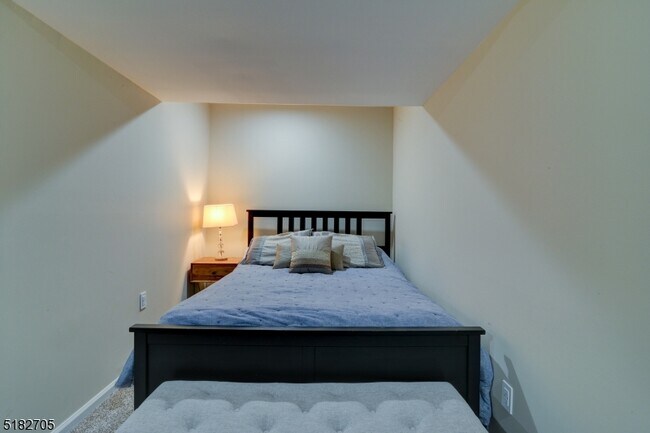 Building Photo - 78 Canterbury Rd