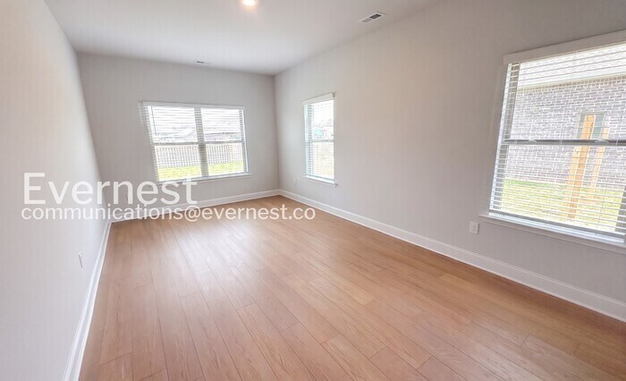 Building Photo - 22651 Donahue Dr