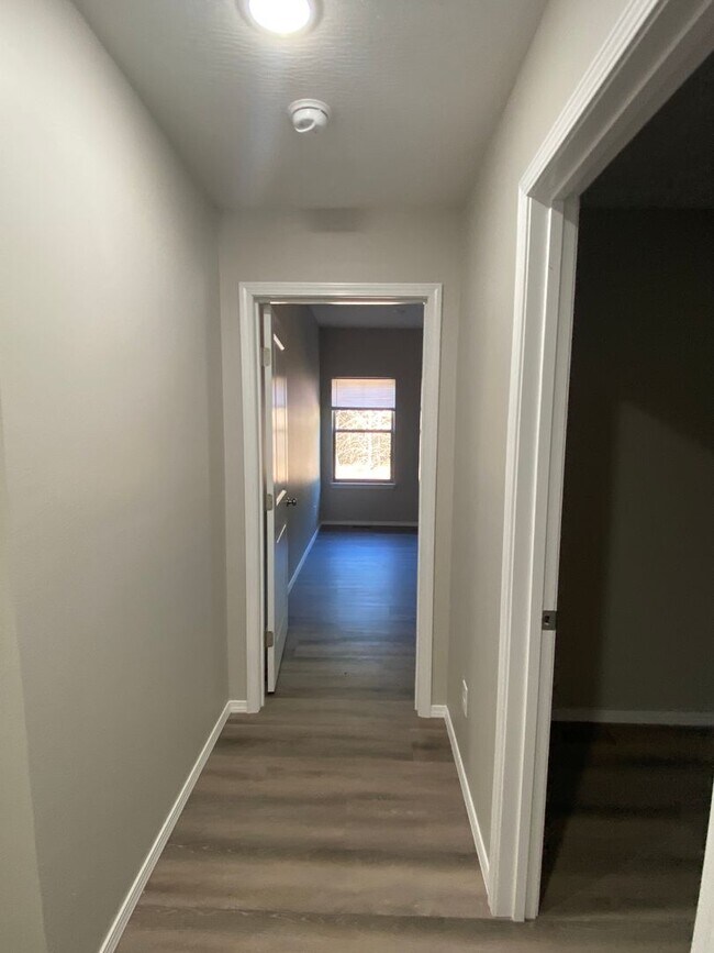 Building Photo - Brand New Home!!