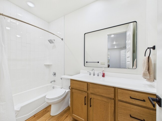 Building Photo - 113 Coker Ln