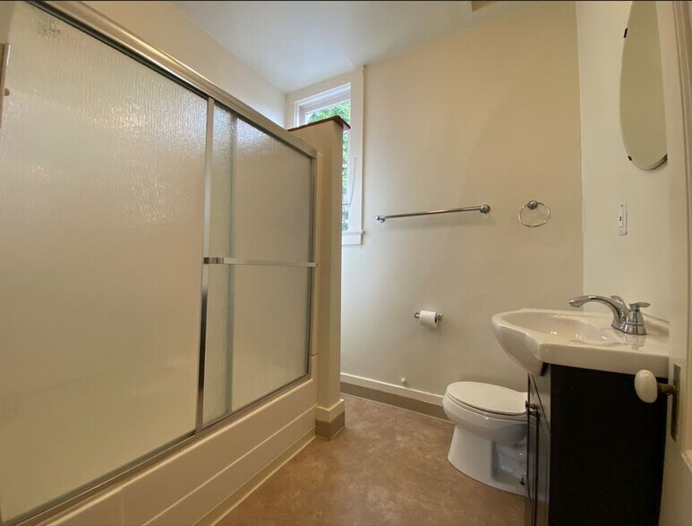 Building Photo - 514 Washington St