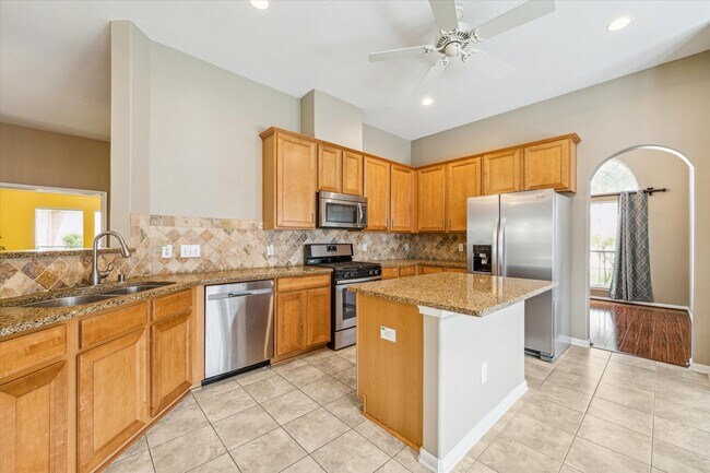 Building Photo - 18703 Summercliff Ln
