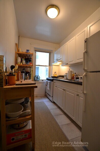 Building Photo - 130 Brainerd Rd