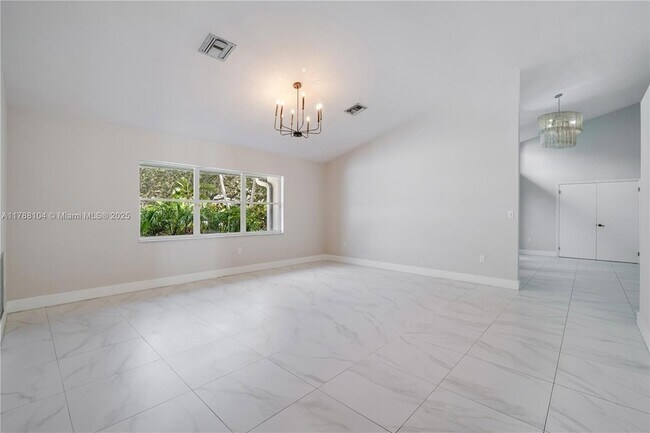 Building Photo - 9818 SW 111th Terrace