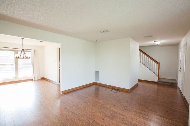 Building Photo - 8204 Tavaros Dr