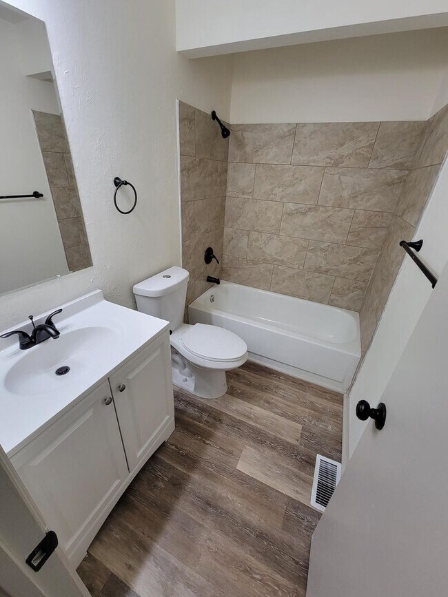 Building Photo - Stunning Mountain Views with Private Garage! 2 Bed/1.5 Bath Townhouse! Coming Late April!