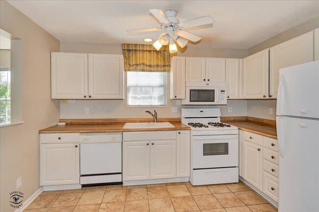 Building Photo - 608 Huntington Ct