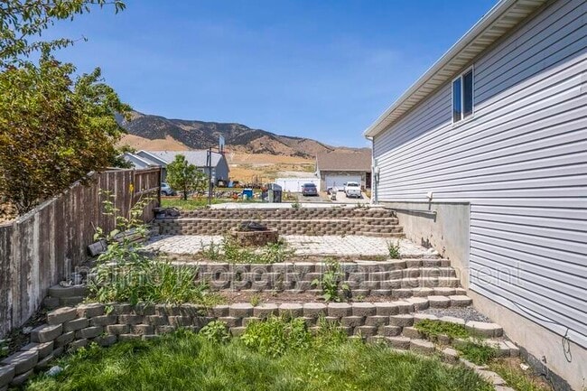 Building Photo - 4016 S Sunrise Dr