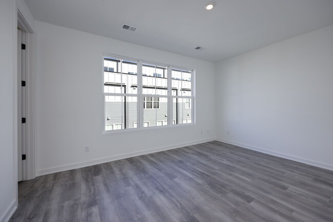 Main Floor Bedroom - 2026 Edison Park Ln