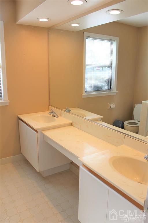 Building Photo - 1003 Woodhaven Dr