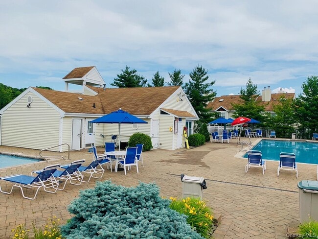 Building Photo - 3917 Whispering Hills Dr