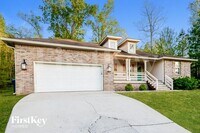 Building Photo - 443 Mountain Crest Dr