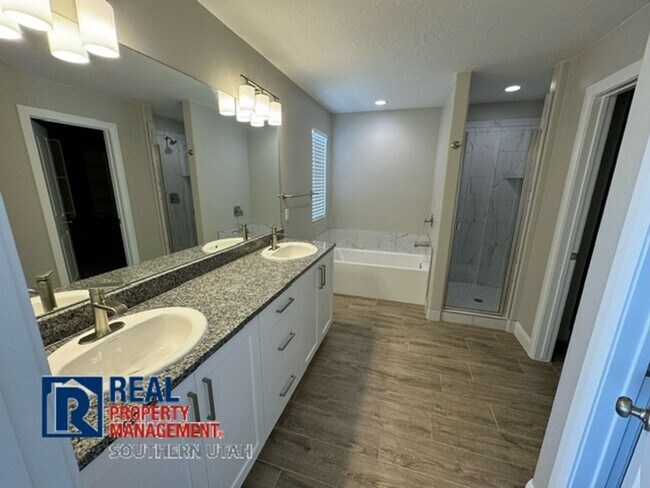 Building Photo - Brand New - River Trail Townhome