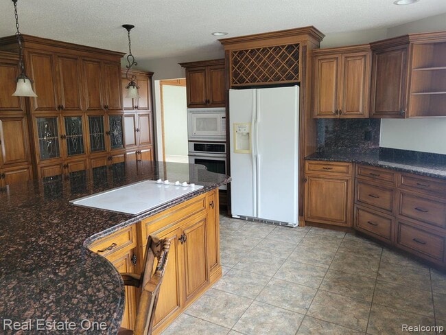 Building Photo - 6927 Northpoint Dr