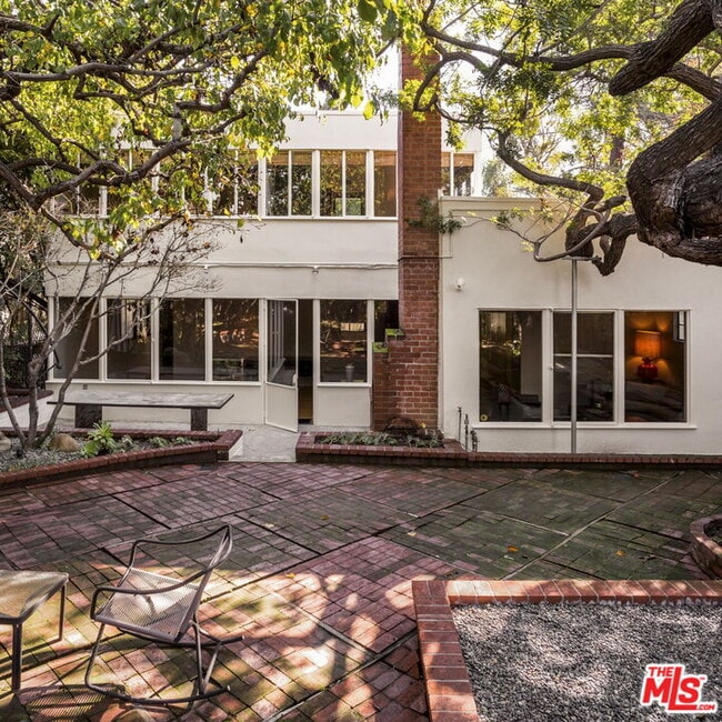 Building Photo - 1607 Angelus Ave