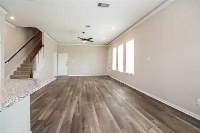 Building Photo - 18735 Lake Harbor Ct