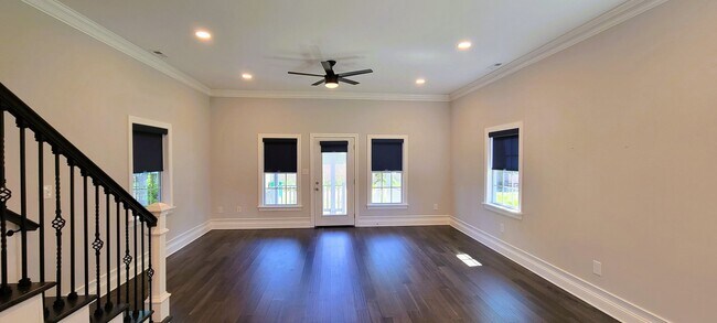Building Photo - Beautiful 2 story home in heart of Church ...