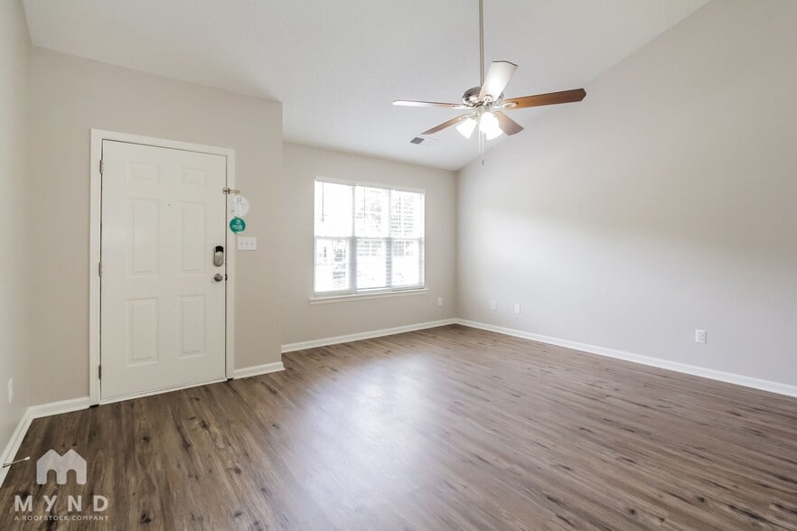 Building Photo - 3440 Autumn Dr