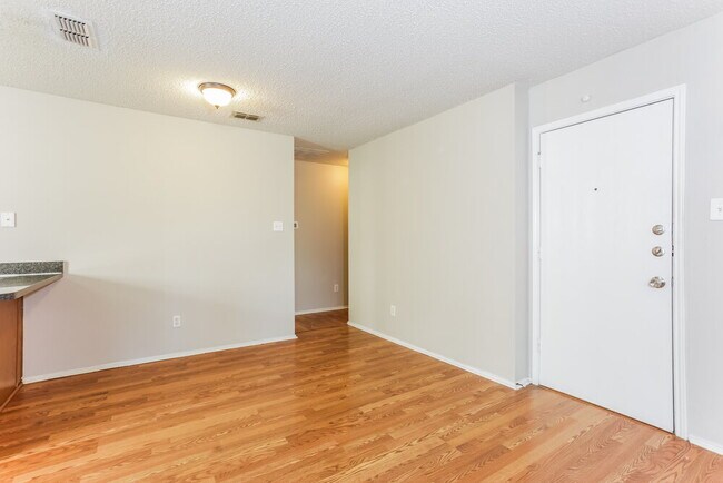 Building Photo - 617 Sawyer Dr